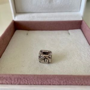 Pandora Adventure Suitcase Paris Charm